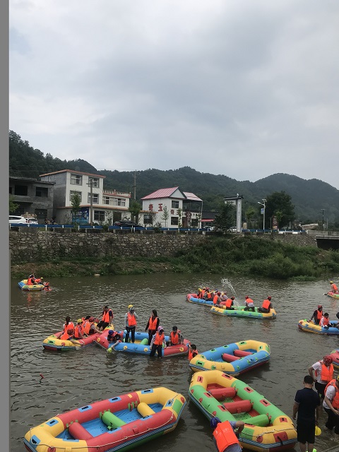 金德集团栾川大峡谷漂流，老界岭登山活动圆满结束