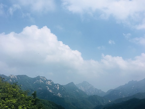 金德集团栾川大峡谷漂流，老界岭登山活动圆满结束